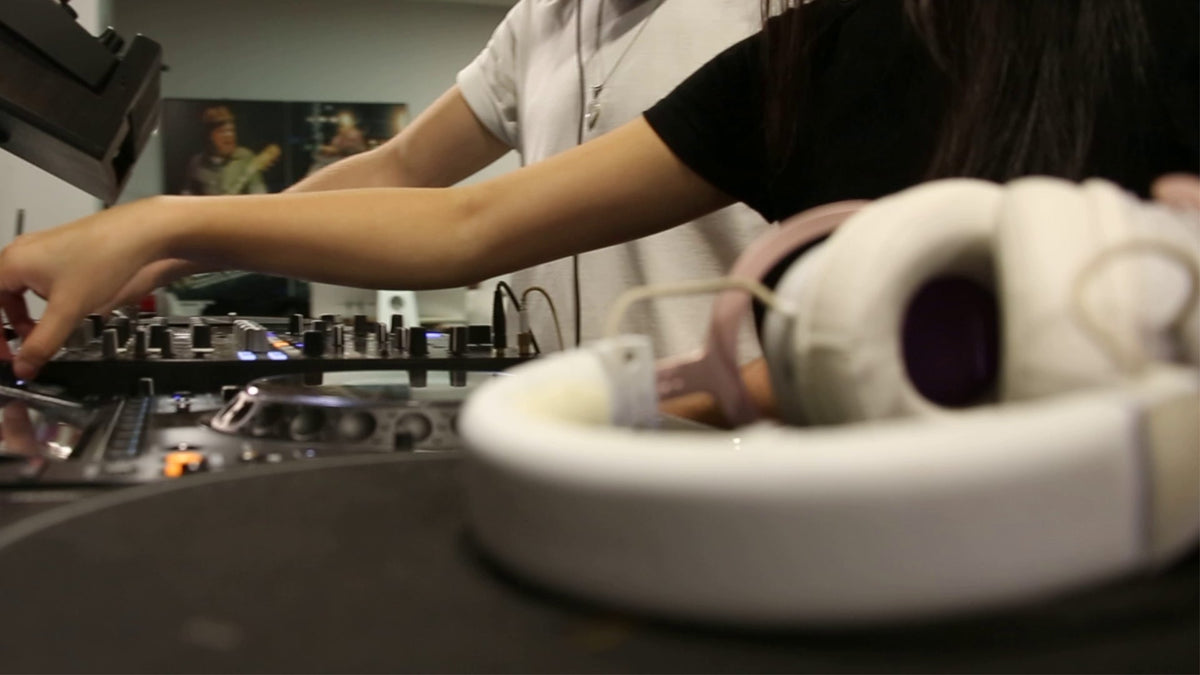 Curso de DJ y producción musical para jovenes.