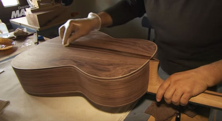 Las maderas mas usadas para las guitarras acústicas