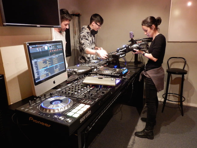 ARTIC de BTV Destaca la Formación DJ en MicroFusa