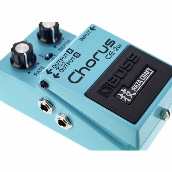 Boss CE-2W