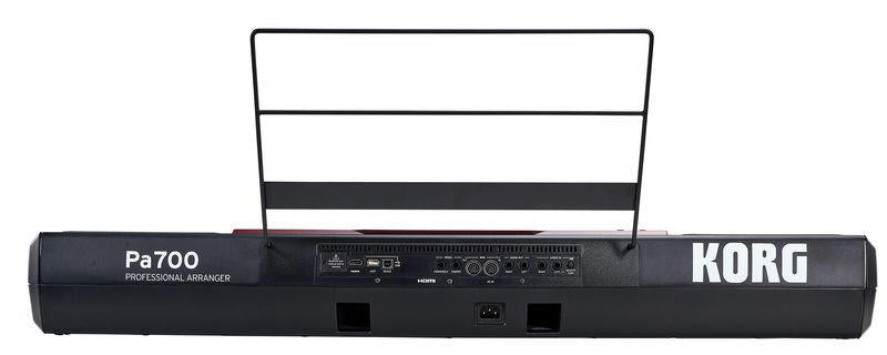 Korg PA700 