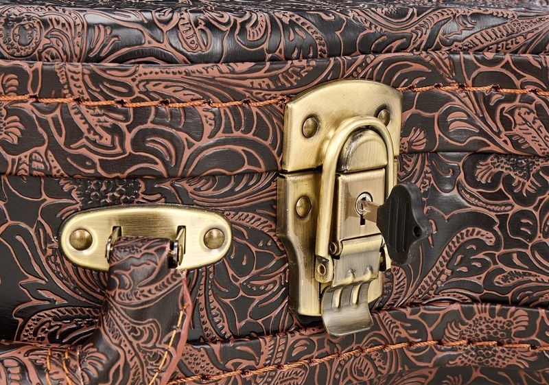 MAYBACH LUXUS-CASE-LESTER -