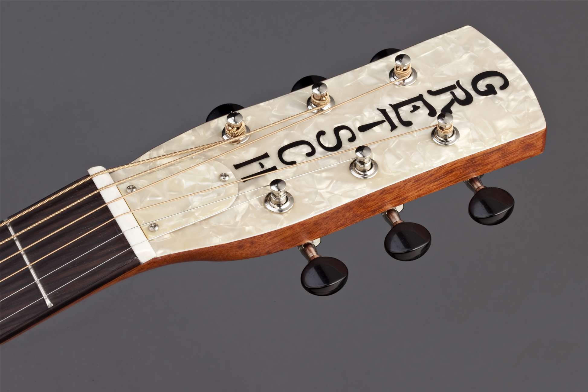 GRETSCH G9200 BOXCAR ROUND-NECK RESONATOR GUITAR NATURAL