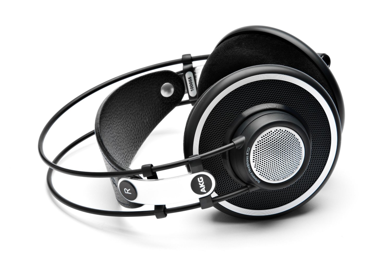 AKG K-702 