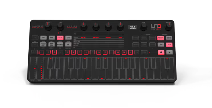 IK MULTIMEDIA UNO Synth Pro Desktop Black Edition