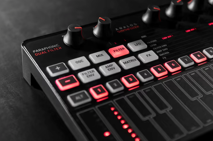 IK MULTIMEDIA UNO Synth Pro Desktop Black Edition