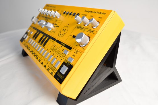 Coverup Stand Behringer TD 3 45º