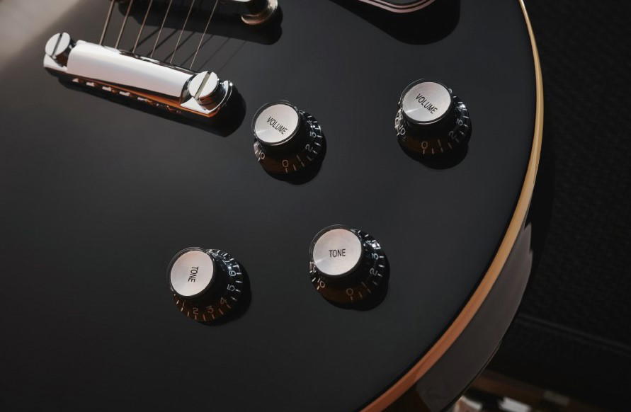 GIBSON NOEL GALLAGHER LES PAUL STANDARD EBONY