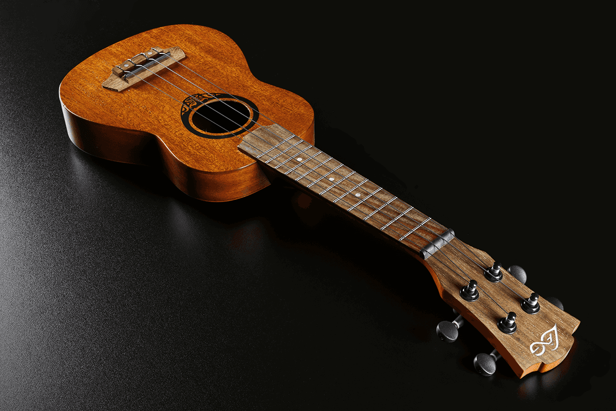 LAG Ukelele Tiki Uku Baby Soprano