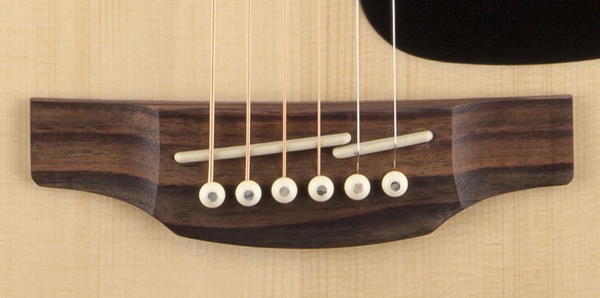 Takamine GN51 CE Cutaway Natural