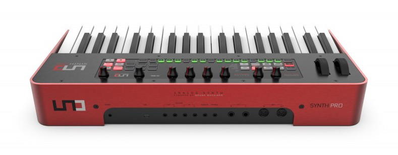 IK Multimedia UNO Synth Pro
