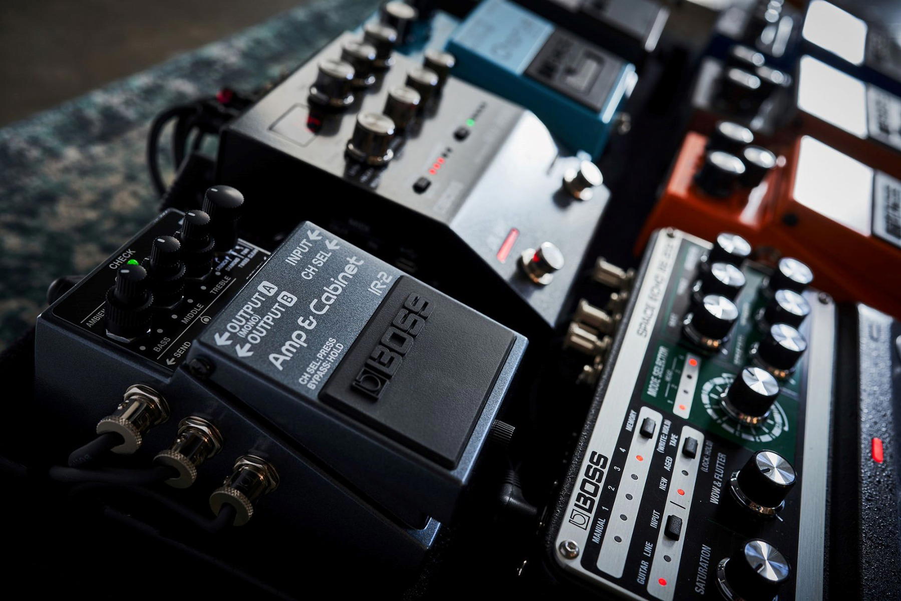 BOSS IR-2 AMP & CABINET