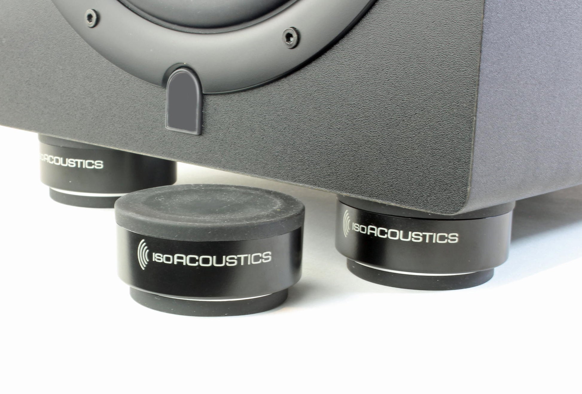 IsoAcoustics Puck