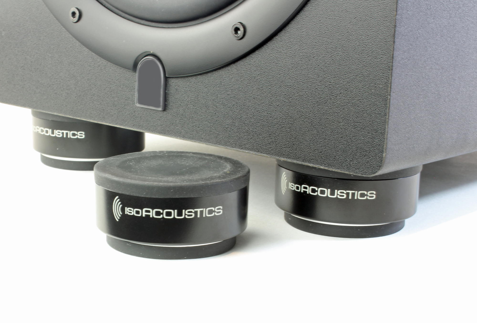 IsoAcoustics Puck