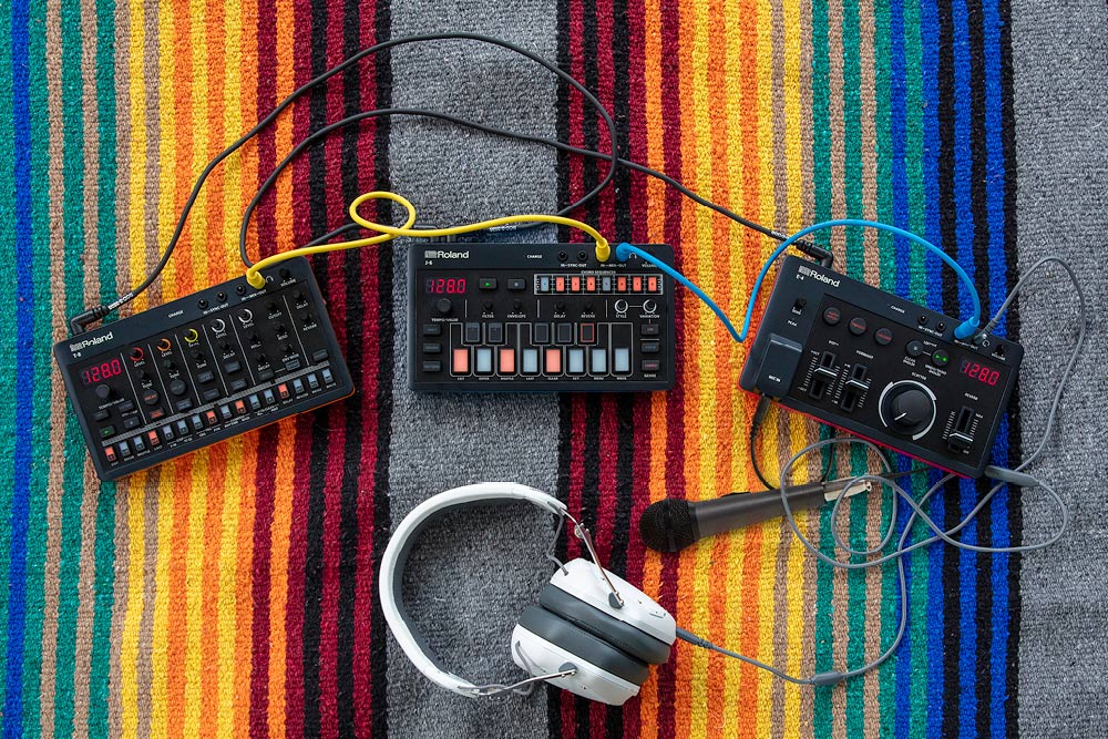 Roland Aira Compact J-6