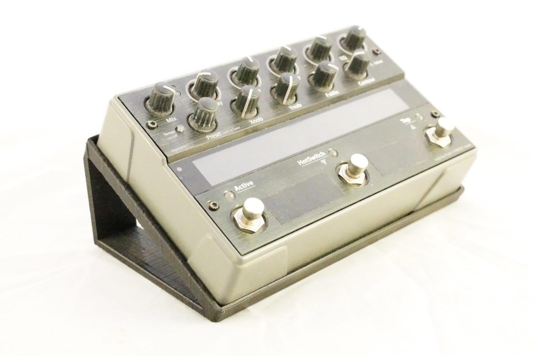 Coverup Stand Eventide