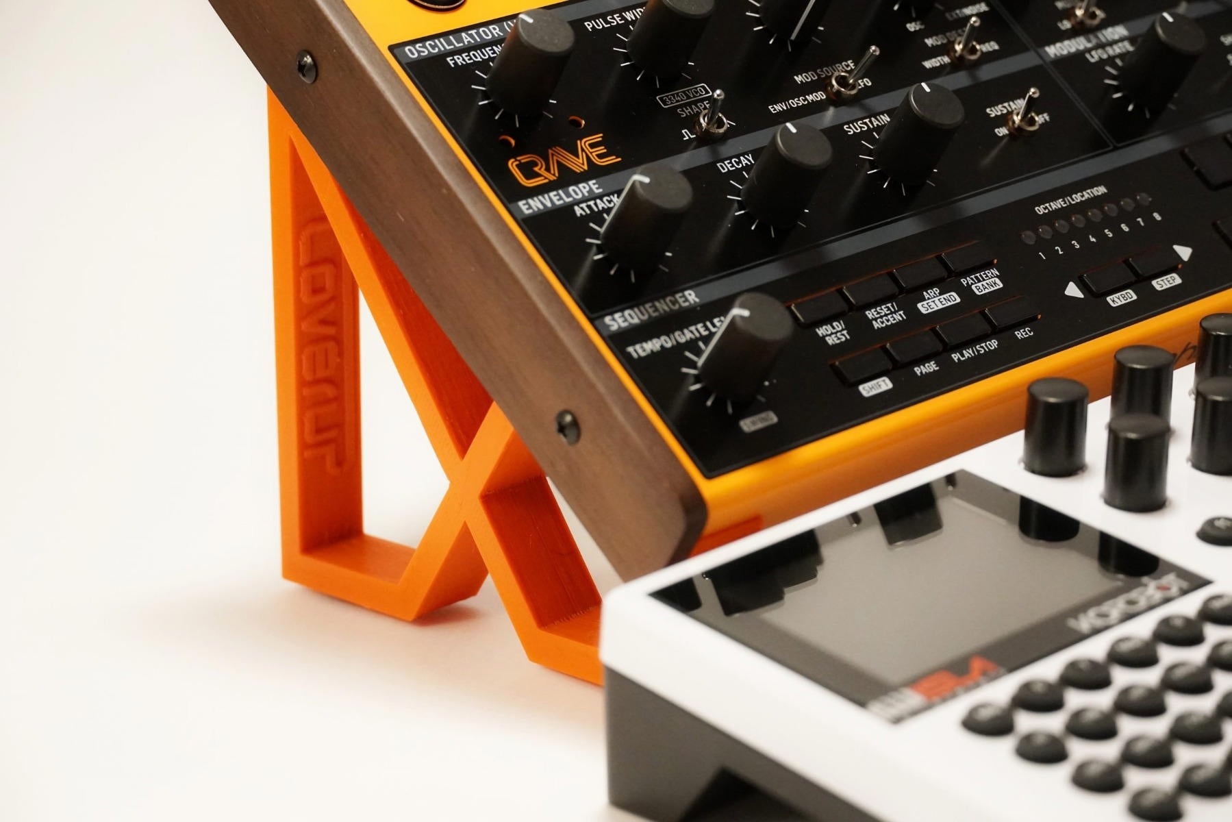 Coverup Stand Behringer Crave - Black