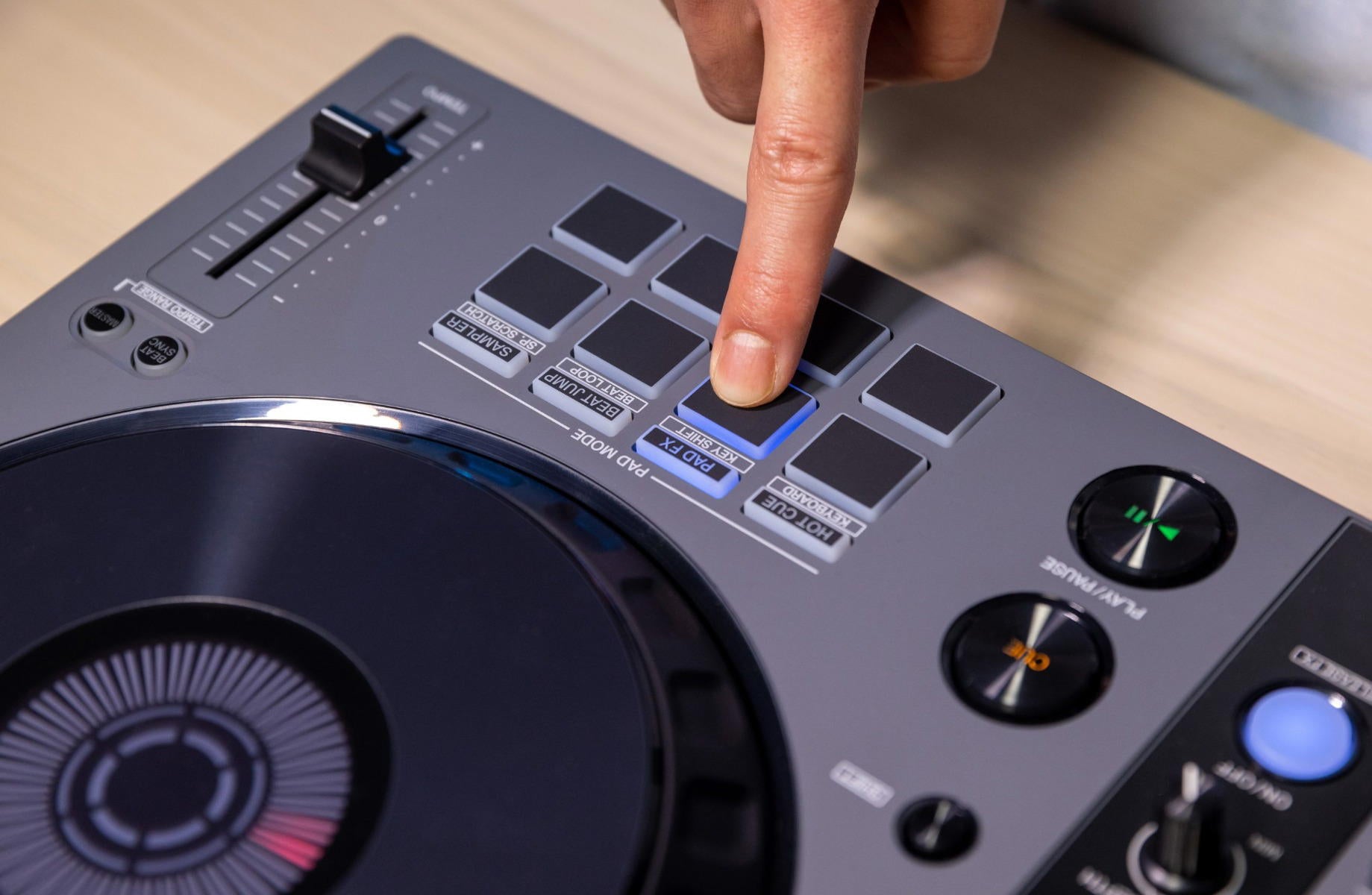 Pioneer DJ DDJ-FLX6-GT (B-stock)