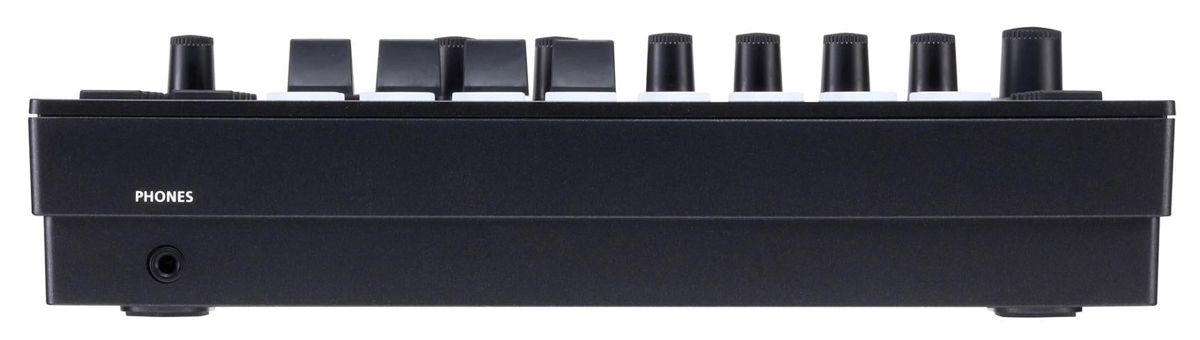 Roland MC-101