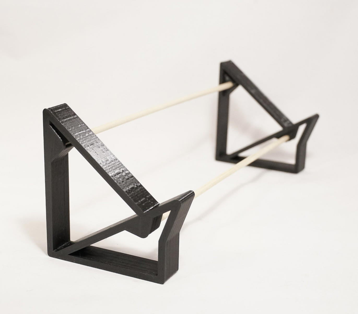 Coverup Stand Behringer Model D upholder