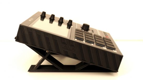 Coverup Stand AKAI MPC One