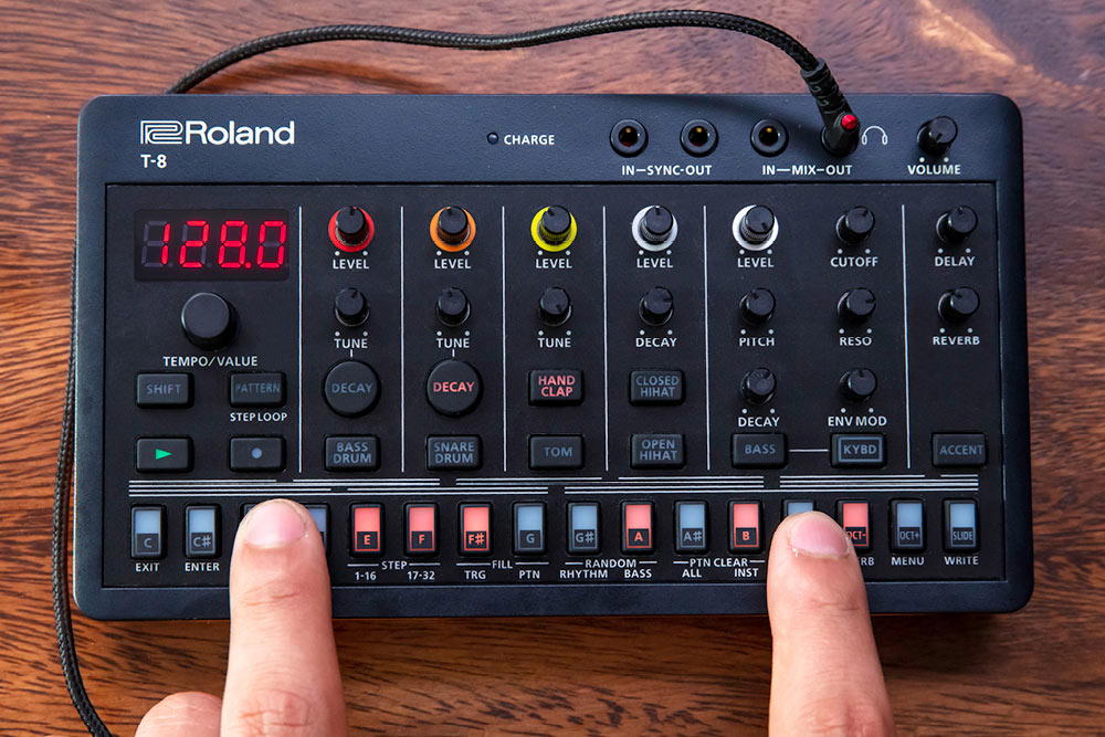 Roland Aira Compact T-8