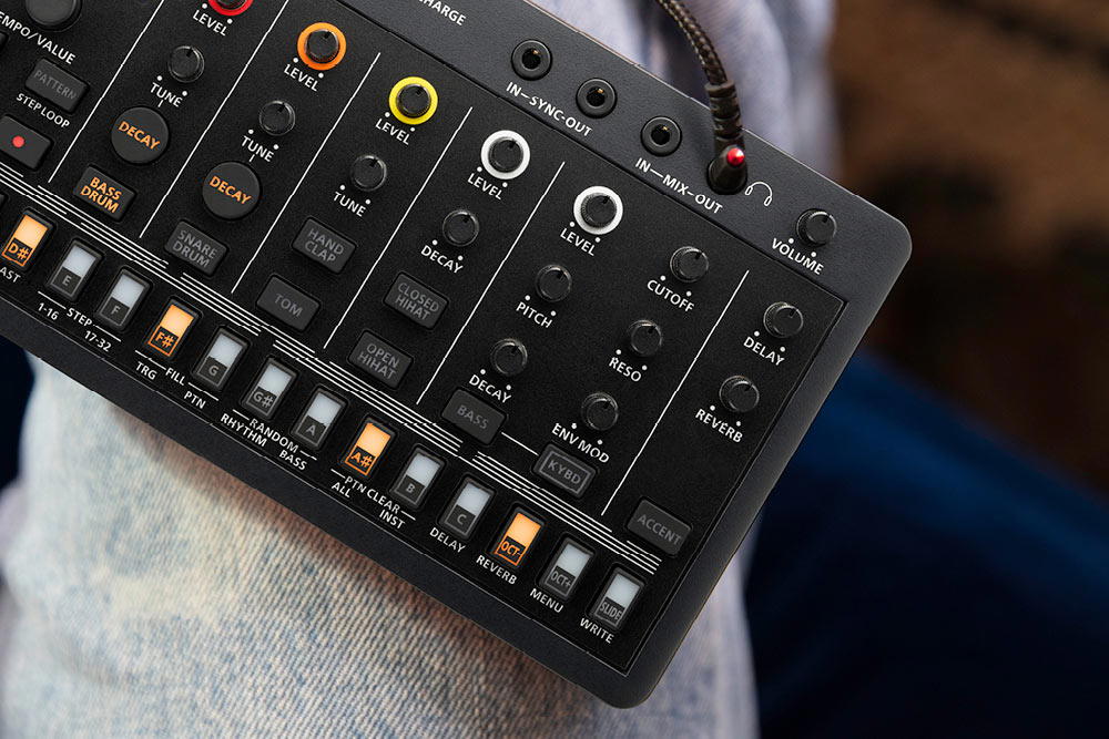 Roland Aira Compact T-8