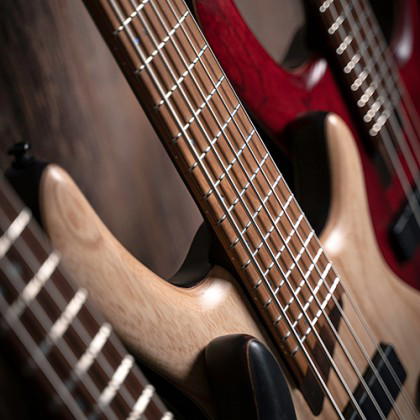 CORT Bajo Eléctrico B4 Element Opn