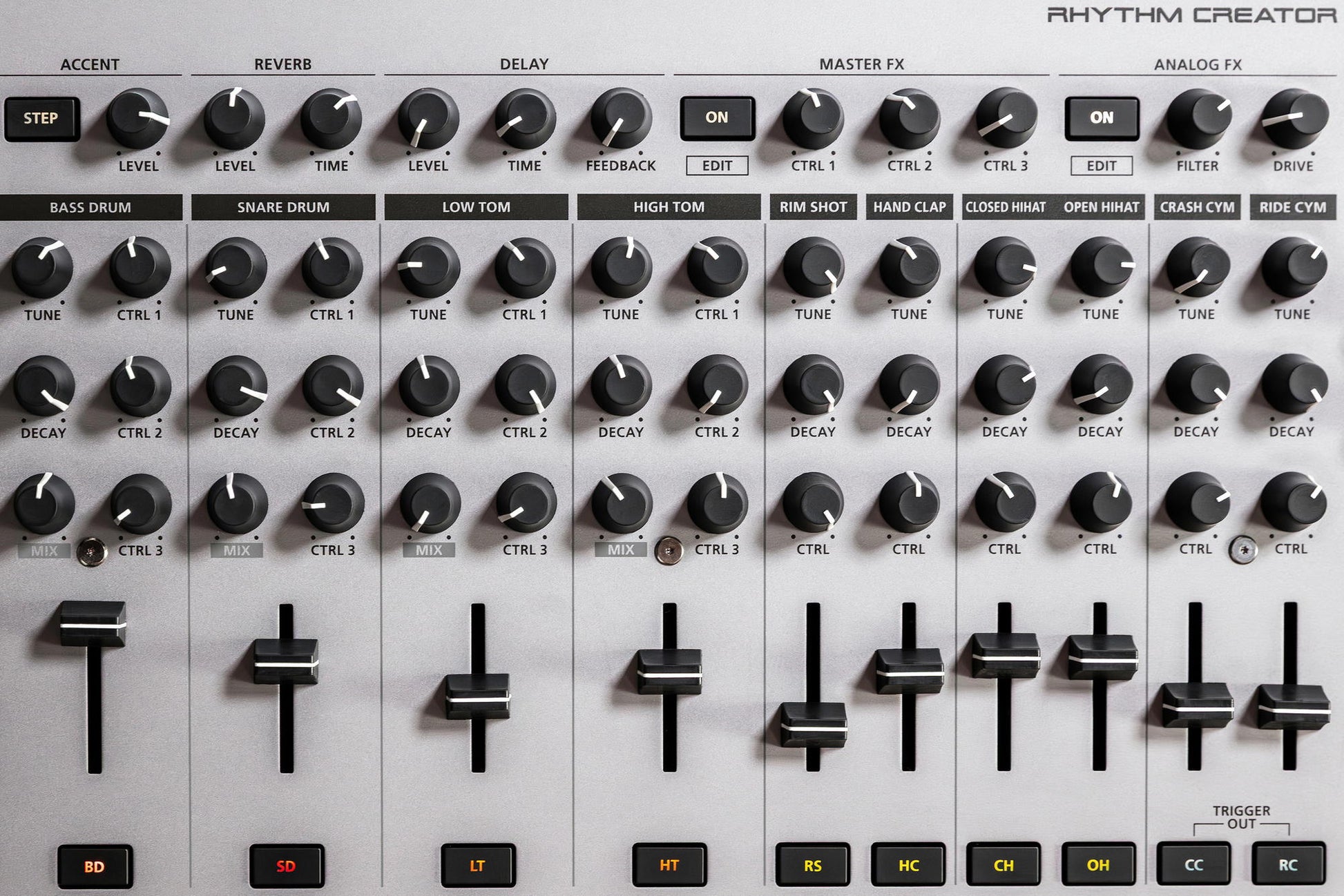 ROLAND TR-1000