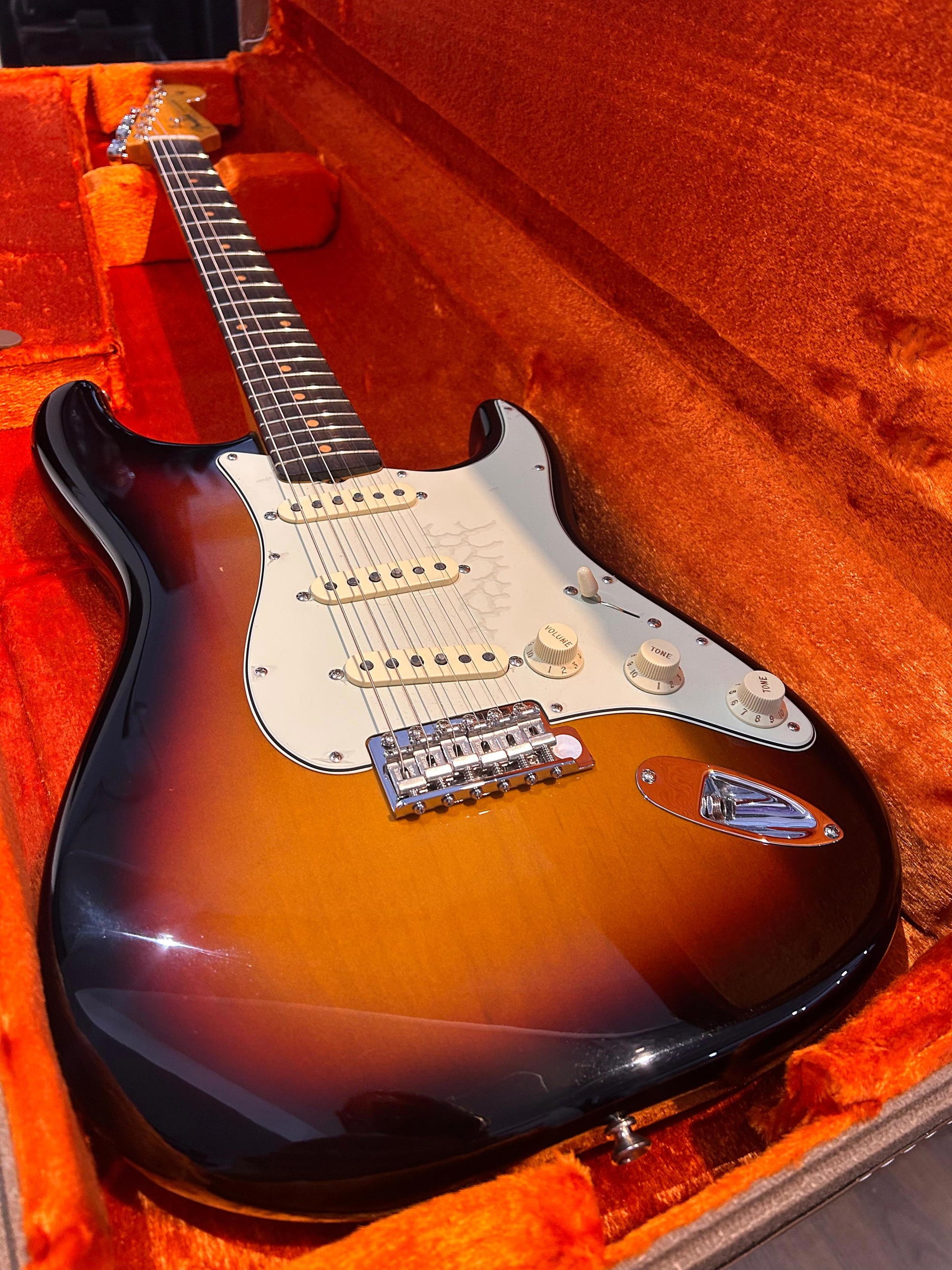 FENDER AM VINTAGE II 1961 STRATO 3TSBRW (B-Stock)