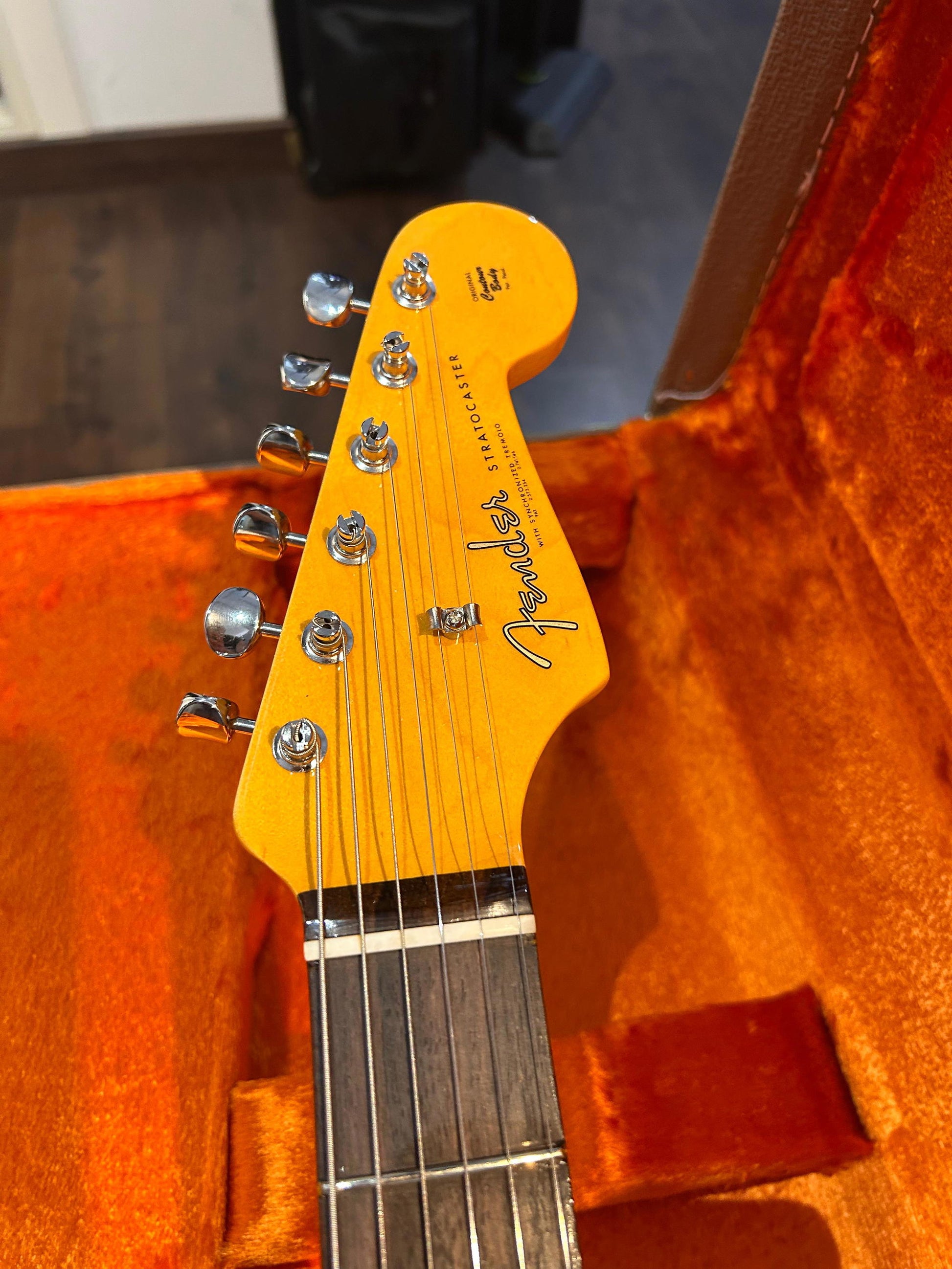 FENDER AM VINTAGE II 1961 STRATO 3TSBRW (B-Stock)